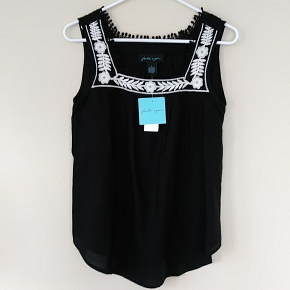 Faith & Zoe Tops New Faith Zoe Embroidered Floral Square Neck Top S